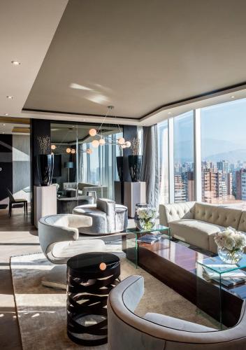 128454718 Icon Hotel