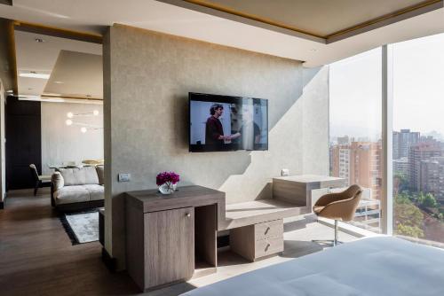 128454725 Icon Hotel
