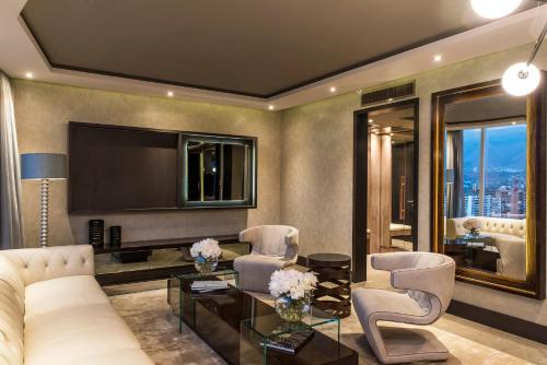 128454734 Icon Hotel