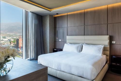 128454766 Icon Hotel