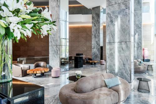 128454783 Icon Hotel