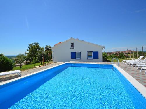  Villa Karla, Unterkunft in Buje