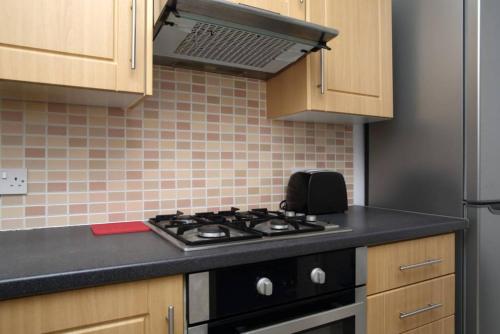 Stylish Two Bed Bruntsfield Apartment Edinburgh - image 9