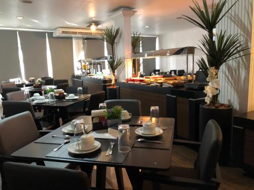 อาหารและเครื่องดื่ม, Bras Palace Hotel in บราส์