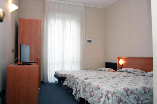 Guestroom, Hotel Engadina in Como