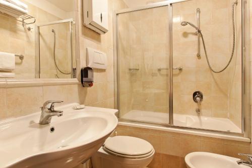 Stromboli Hotel – Rome