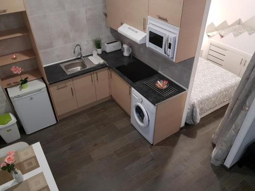 Cozy Studio Madrid - Metro Barrio del Pilar - Ambroz