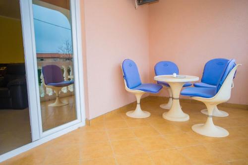  Apartment Koraca in Kirmenjak