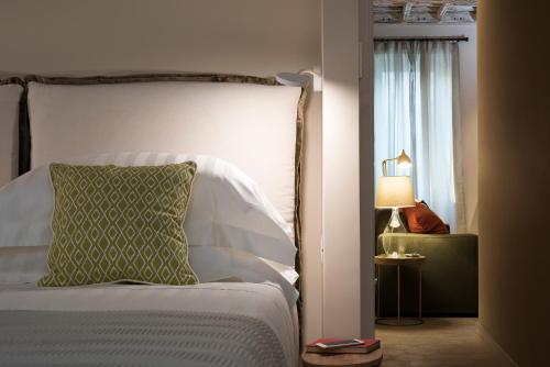 Palazzo Caruso - image 14