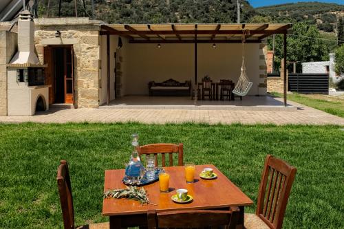 Garden, Villa Leonton with a private pool in Mithimna