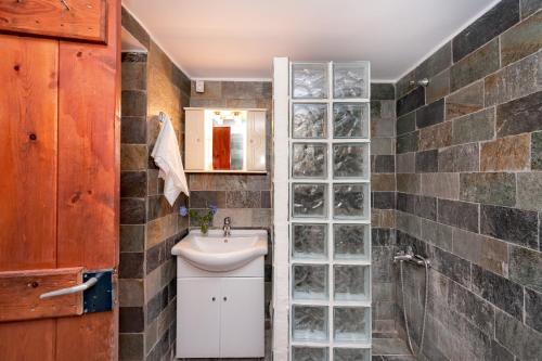 Shower, Villa Leonton with a private pool in Mithimna