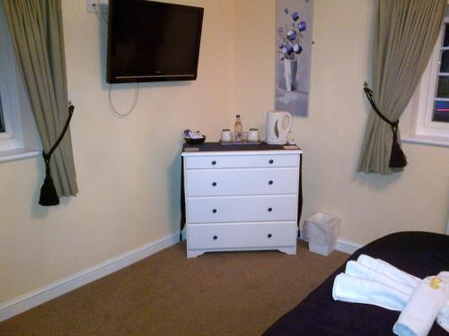 Grove House - Woodbridge - image 2