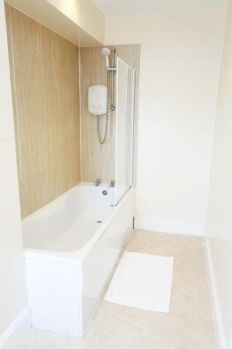 Riviera Guesthouse - image 12