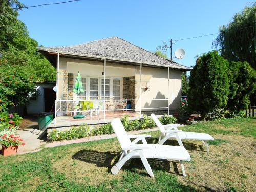  Holiday Home Balaton H2042, Unterkunft in Balatonsomos
