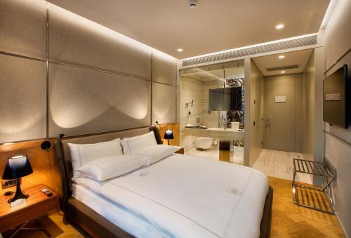 FER HOTEL Room Type - Superior Room