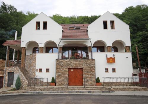 . Penzión Kállai a Vináreň