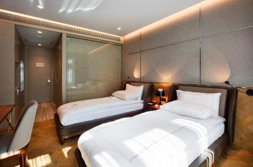FER HOTEL Room Type - Deluxe Room Twin Bed