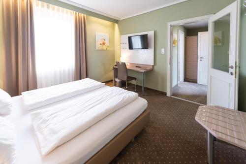 Hotel Raffel - image 8
