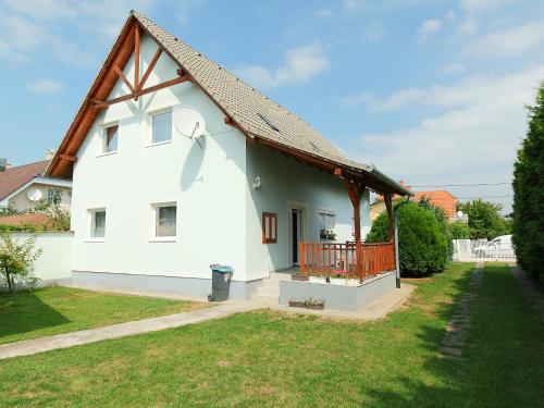  Holiday Home Greenie by Interhome in 8624 Balatonszárszó