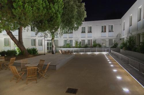 Instalaciones, Auberge de Jeunesse in La Rochelle