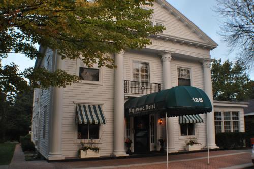 Maplewood Hotel - image 3