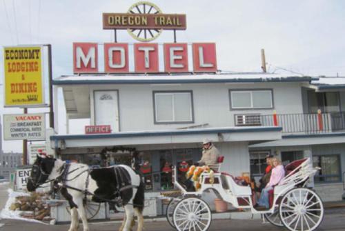 A szálláshely kívülről, Oregon Trail Motel and Restaurant in Baker City (Oregon)