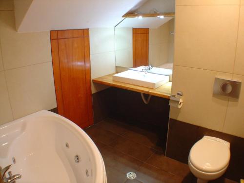 Ariadne Guesthouse - image 11