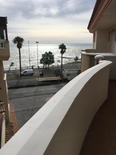 NEW! 1b apartment opposite Sunset Beach - image 10