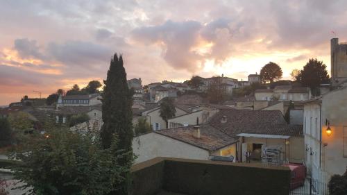 La Vigneraie de Laura: Gîte Entre Vignes et Chênes