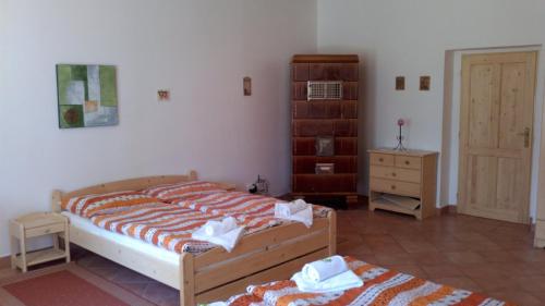 Sextuple Room