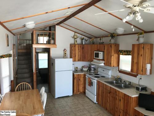 Top of the Hill RV Resort & Cabins