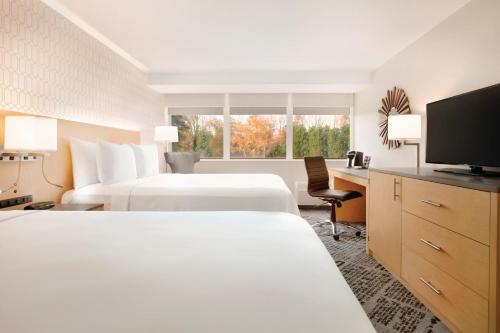 โรงแรมเรดิสัน ชาร์ลอตแอร์พอร์ต (Radisson Hotel Charlotte Airport) in ชาร์ลอตต์ (NC)