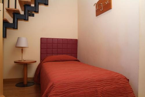 Single Room image 2