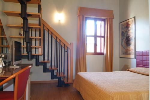 Hotel Maxim - image 8