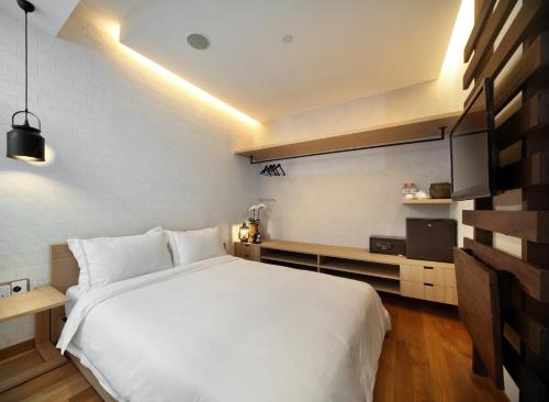 Hotel Clover 769 Northbridge Road