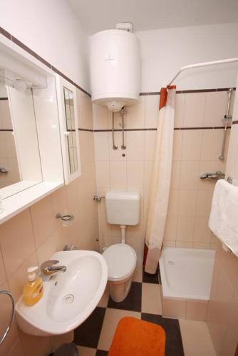 Apartments by the sea Vinisce Trogir - 5229 - image 7