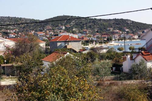 Apartments by the sea Vinisce Trogir - 5229 - image 8