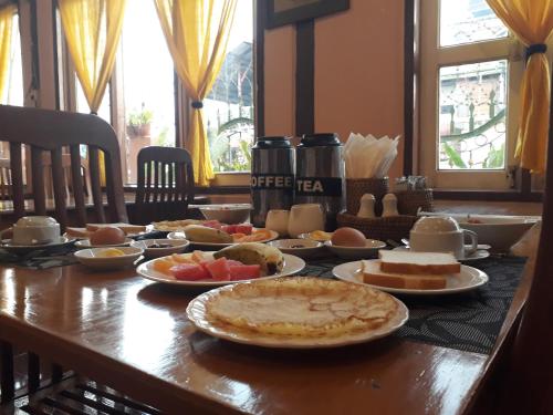 Yiyecek ve İçecekler, Gypsy Inn in Inle Lake