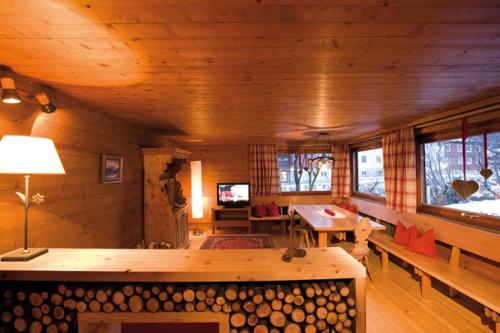 Alps Villa - image 2