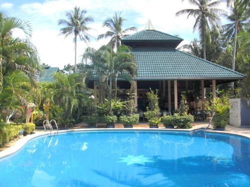 Swimming pool, Ekman Garden Resort in Sichon