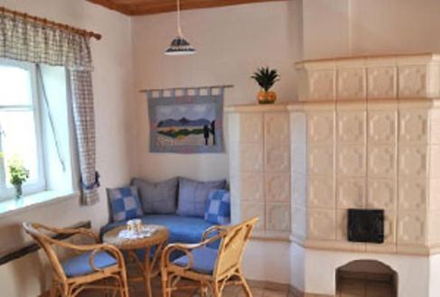 2 bedrooms, 4 beds