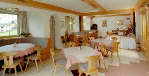 Restaurant, Hotel-Pension Stallinger in Weyregg Am Attersee