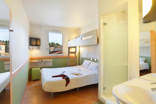 1 twin bed