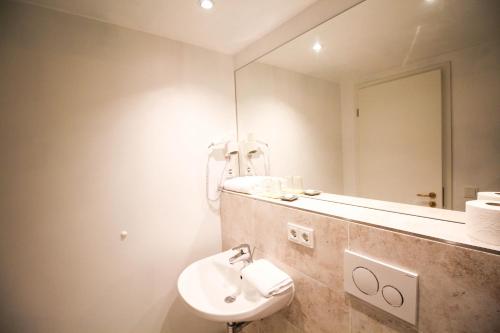 das kleine Hotel in München - image 11