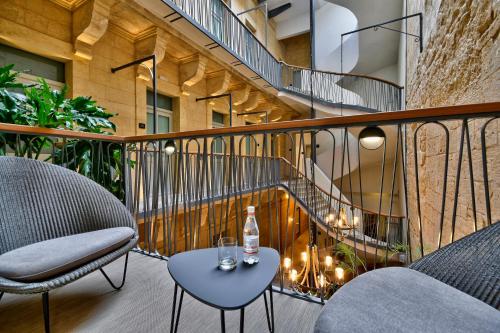 Photo 1 66 Saint Paul's & Spa