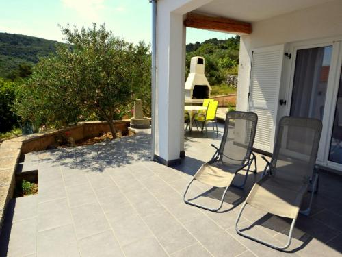  Apartment Mate in Nečujam