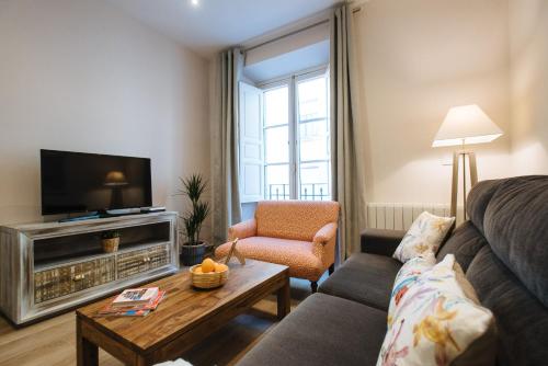Hostly Aponte exclusive apartment-Center-Fibre-Parking Optional-CLess, Sevilla (Foto 10)