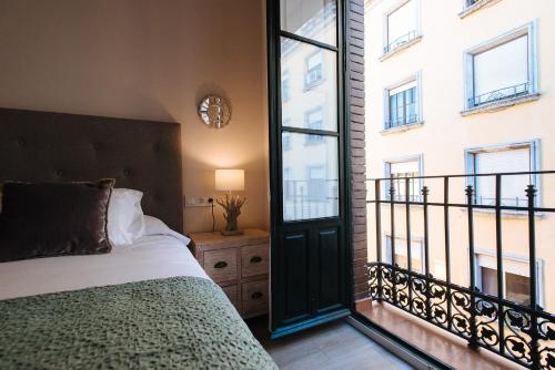 Hostly Aponte exclusive apartment-Center-Fibre-Parking Optional-CLess, Sevilla (Foto 4)