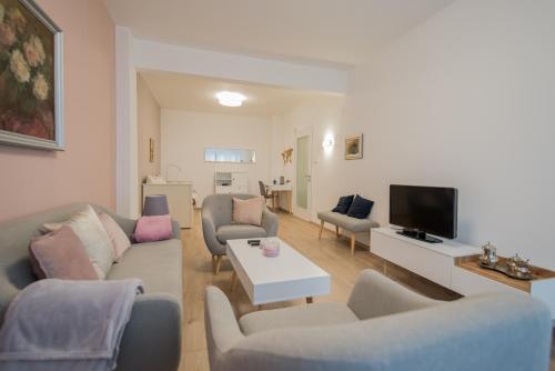 CHIC and Spacious Apartment in Central Sofia - Patriarh Evtimiy by Flat Mаnager, Sofie (fotografie 3)