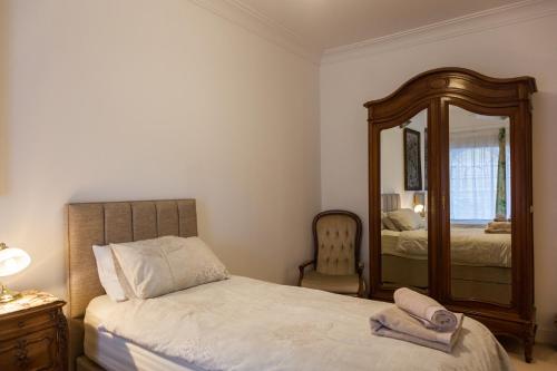 Apartment 3 The Grove - image 6
